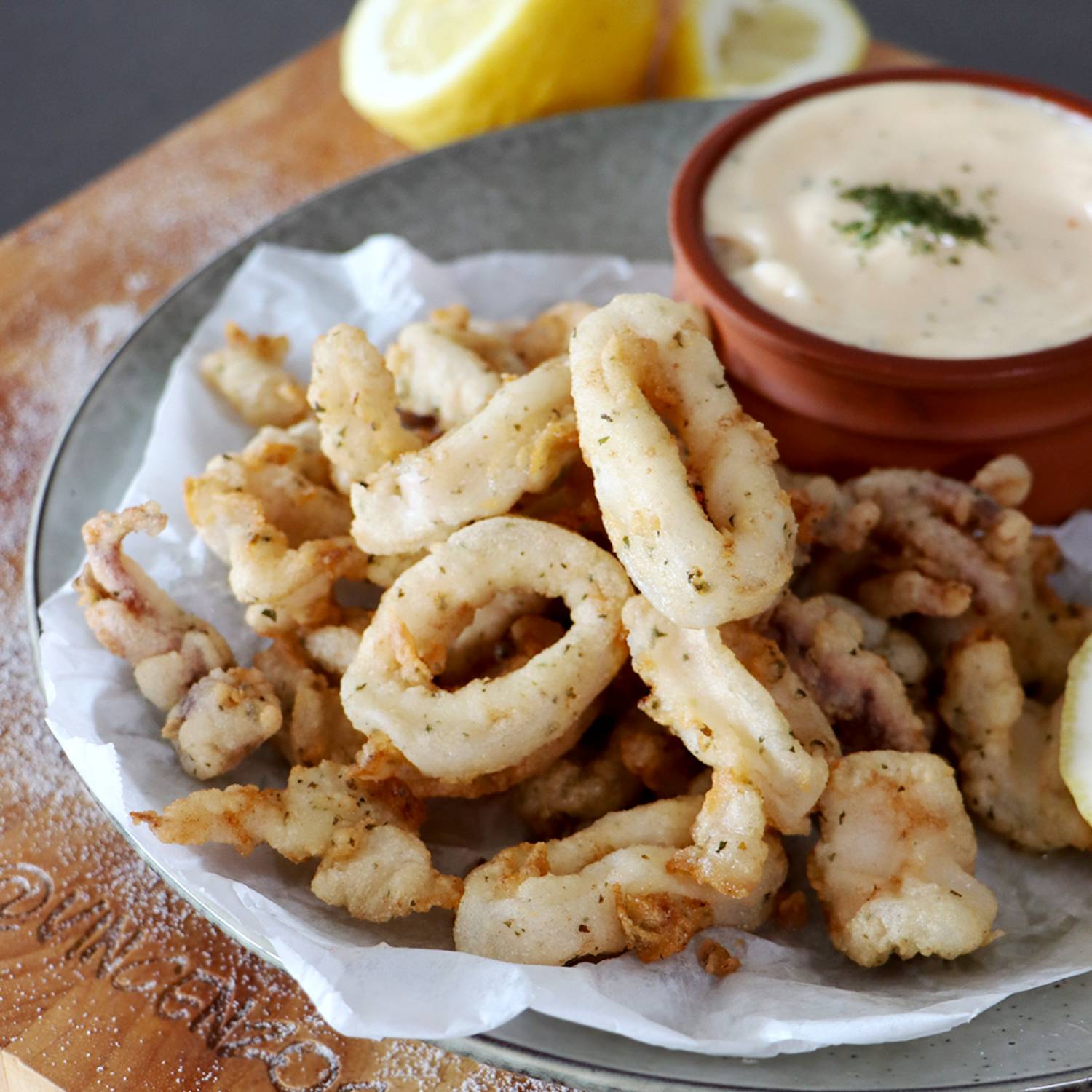 Get Crispy Fried Calamari in 30 Minutes: Easy Appetizer Recipe